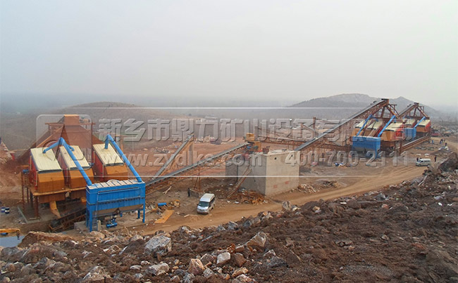 砂石廠生產(chǎn)現(xiàn)場(chǎng) 砂石廠生產(chǎn)現(xiàn)場(chǎng)