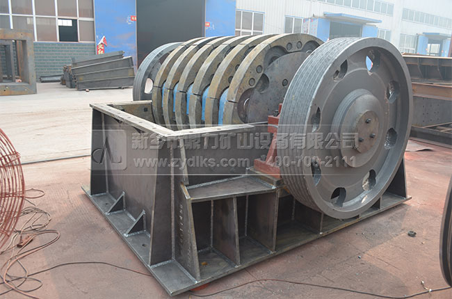 單轉子錘式破碎機結構