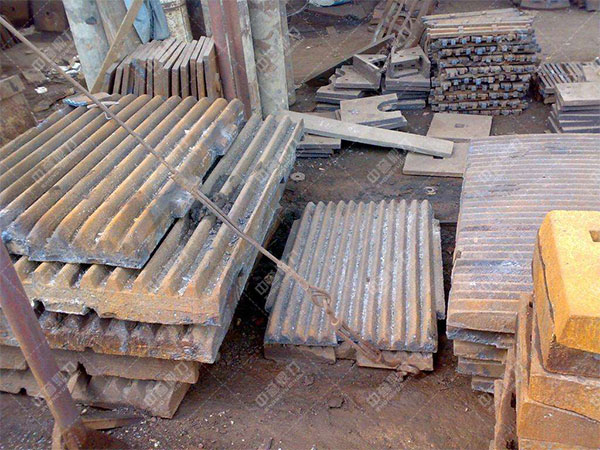 顎式破碎機(jī)顎板 顎式破碎機(jī)顎板