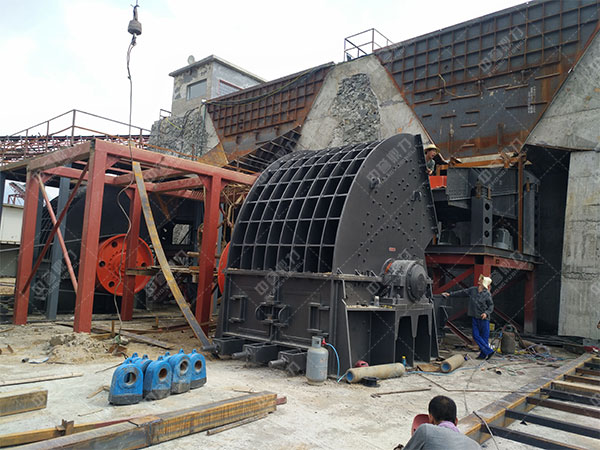 石灰石錘式破碎機