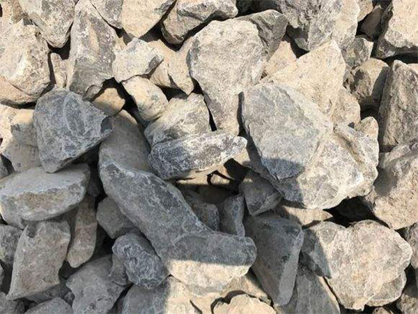 石灰石破碎機(jī)的選用:錘式破碎機(jī)