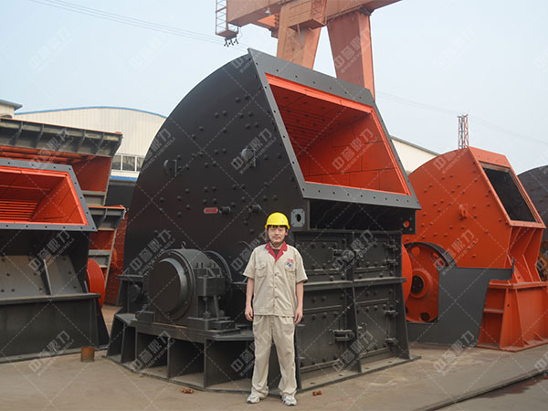 pc大型錘式破碎機(jī)