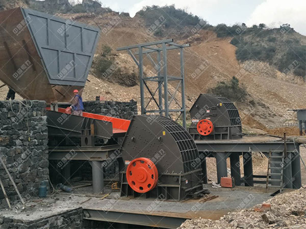 改進后的反擊錘式破碎機