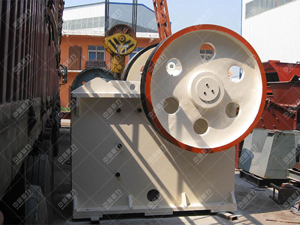 鄂式碎石機——石灰石粗碎