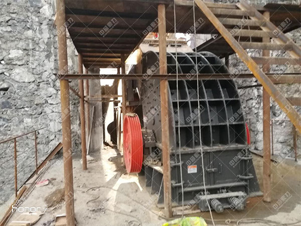 大型錘式破碎機