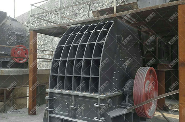 時產400噸磕石機