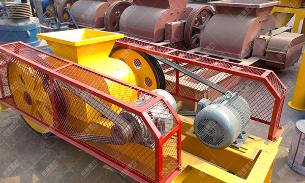 對(duì)輥制砂機(jī) 對(duì)輥制砂機(jī)