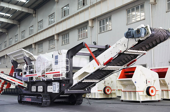 時產(chǎn)250噸移動式碎石機(jī)