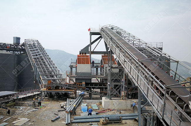 河南登封市時(shí)產(chǎn)700噸石料生產(chǎn)線(xiàn)使用現(xiàn)場(chǎng)