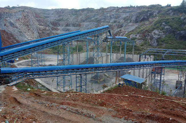 江西九江市永飛礦業時產700噸石料生產線