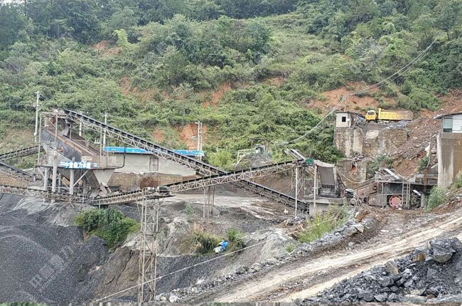 云南普洱白草地石場時產600噸石灰石生產線